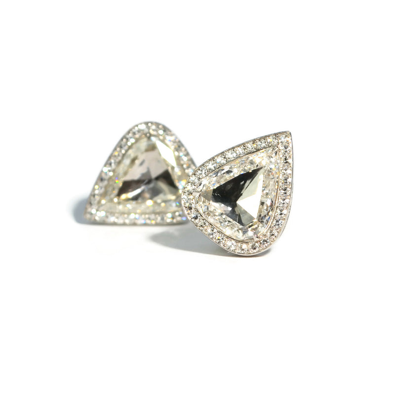 eclat-one-of-a-kind-pear-shaped-earrings-diamonds-platinum-2-ER-2992