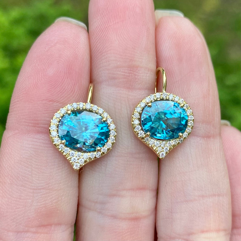lauren-k-drop-earrings-blue-zircon-diamonds-18k-yellow-gold-E306YBZ-3_3