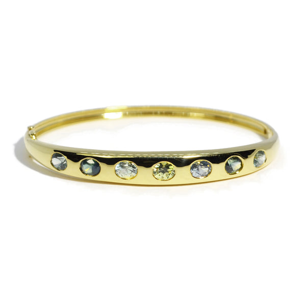 lauren-k-odyssey-bangle-bracelet-jewelry-green-sapphires-yellow-gold-B135Y7GS