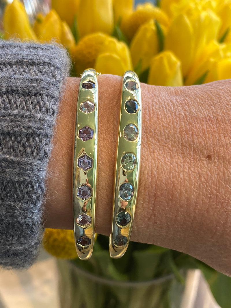 lauren-k-odyssey-bangle-bracelet-jewelry-green-sapphires-yellow-gold-pink-spinel-bangle-bracelet
